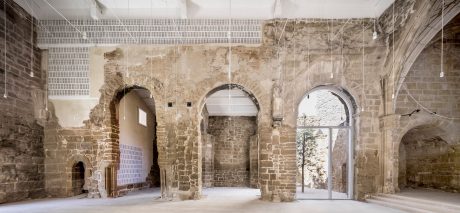 The Old Church of Vilanova de la Barca with facing bricks and roof tiles; Brick Award 2018 Special Prize Winner, Category "Building outside the Box"; Aleaolea Architecture & Landscape; Photo:  Adrià Goula